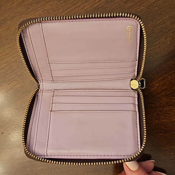 EUC COACH Vintage Zip Around Wallet Brown and Gold with Lilac Leather Interior - Picture 3 of 13